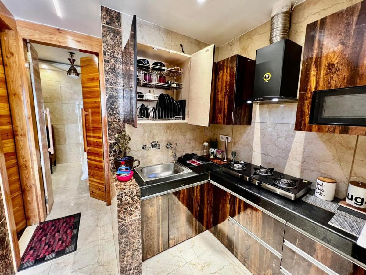 Divine Studios Rajouri Garden New Delhi Exterior foto