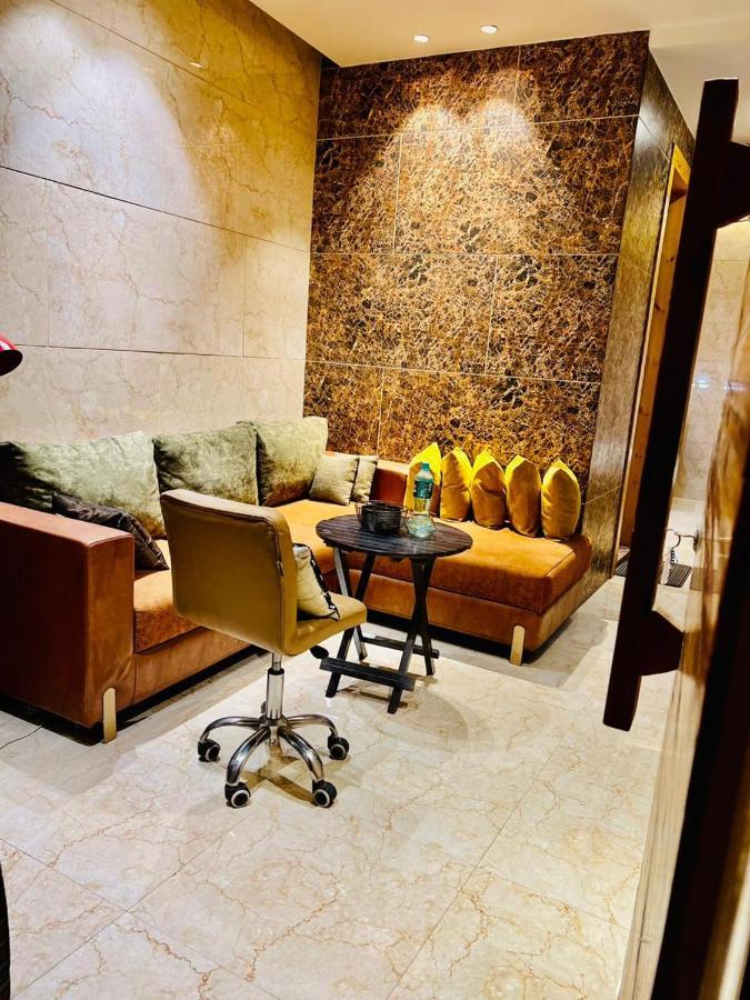 Divine Studios Rajouri Garden New Delhi Exterior foto