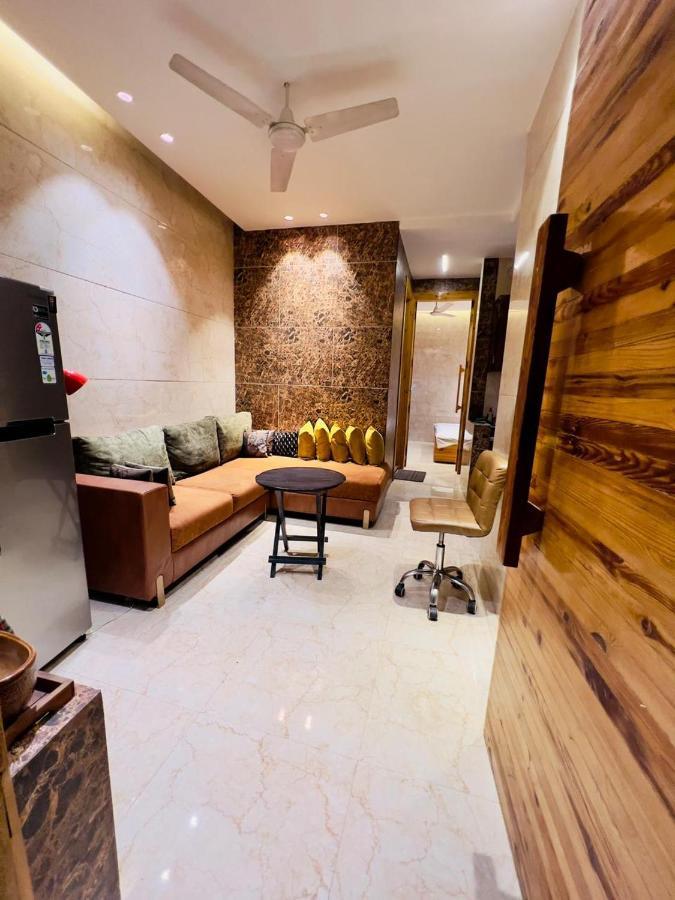 Divine Studios Rajouri Garden New Delhi Exterior foto