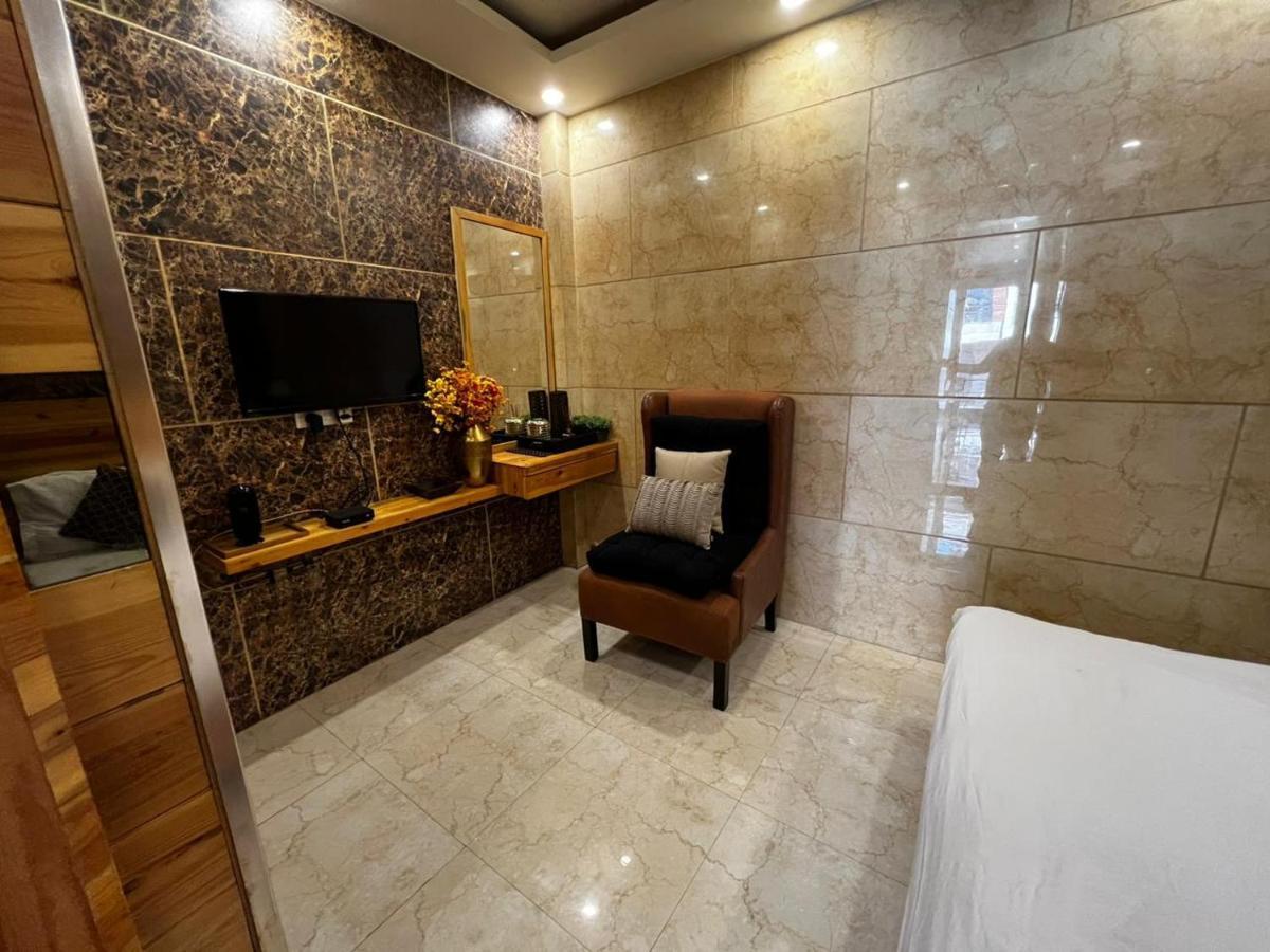 Divine Studios Rajouri Garden New Delhi Exterior foto