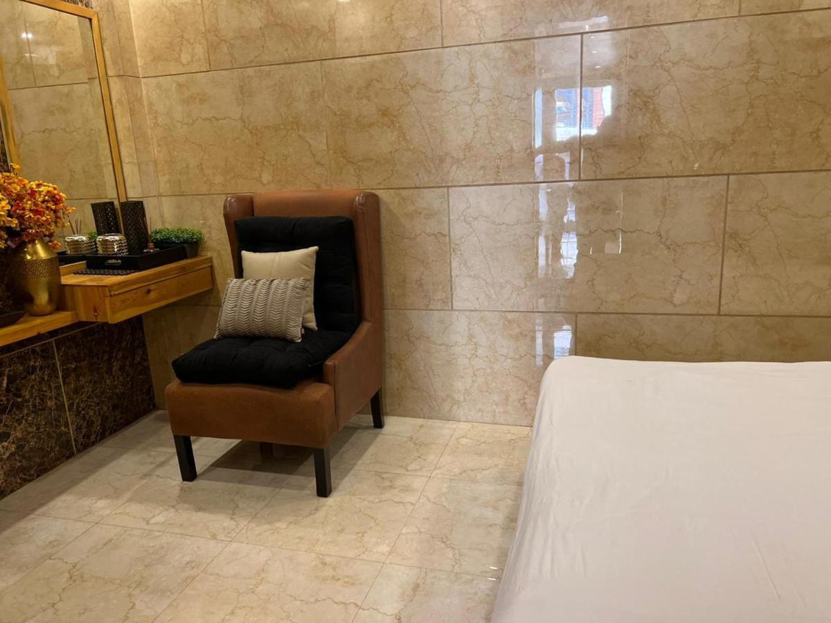 Divine Studios Rajouri Garden New Delhi Exterior foto