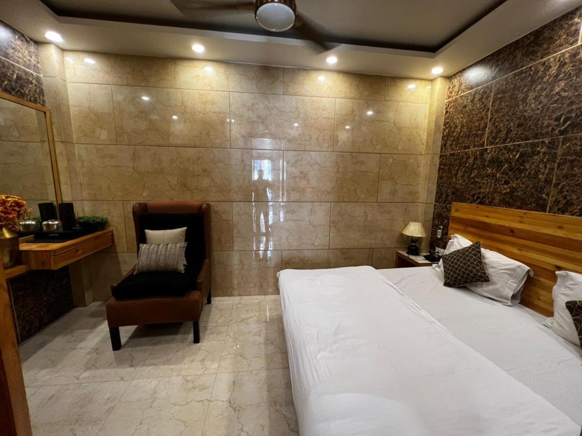 Divine Studios Rajouri Garden New Delhi Exterior foto