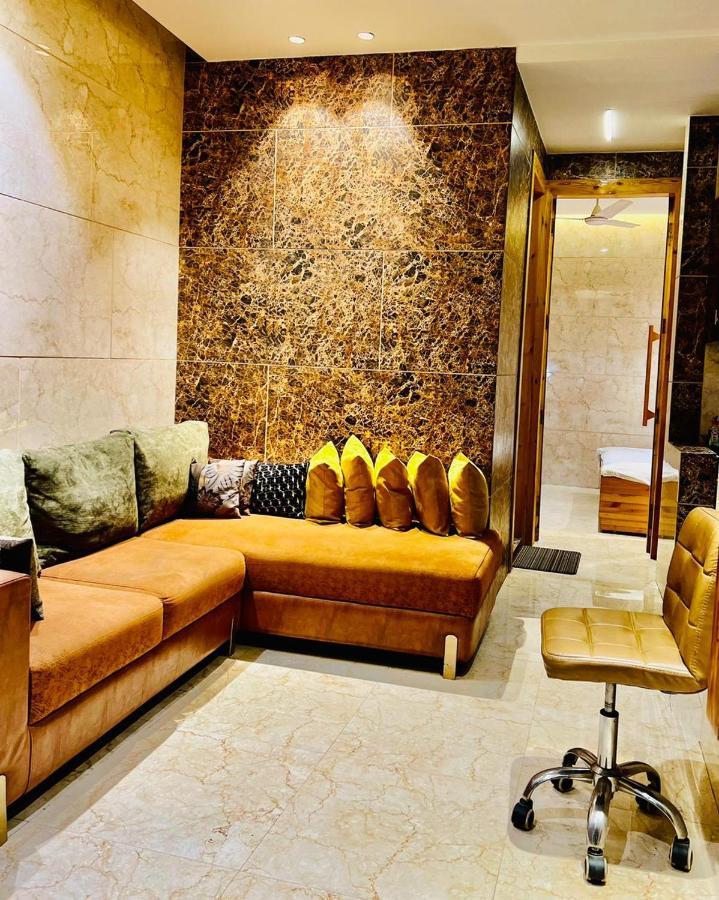 Divine Studios Rajouri Garden New Delhi Exterior foto