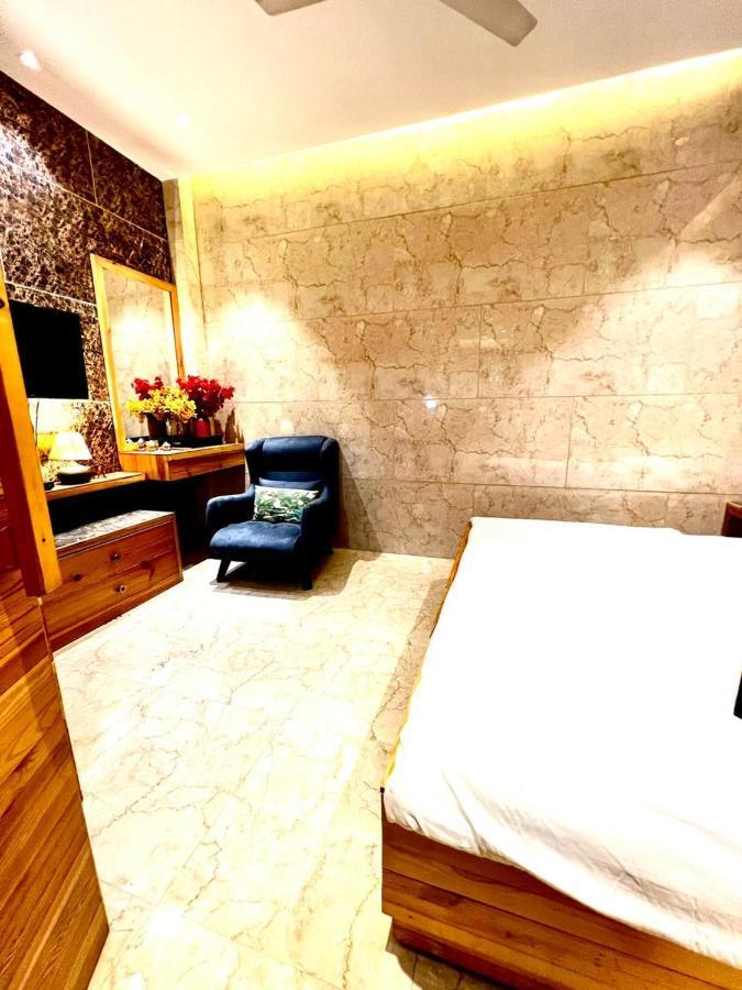 Divine Studios Rajouri Garden New Delhi Exterior foto