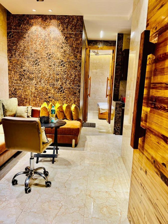 Divine Studios Rajouri Garden New Delhi Exterior foto
