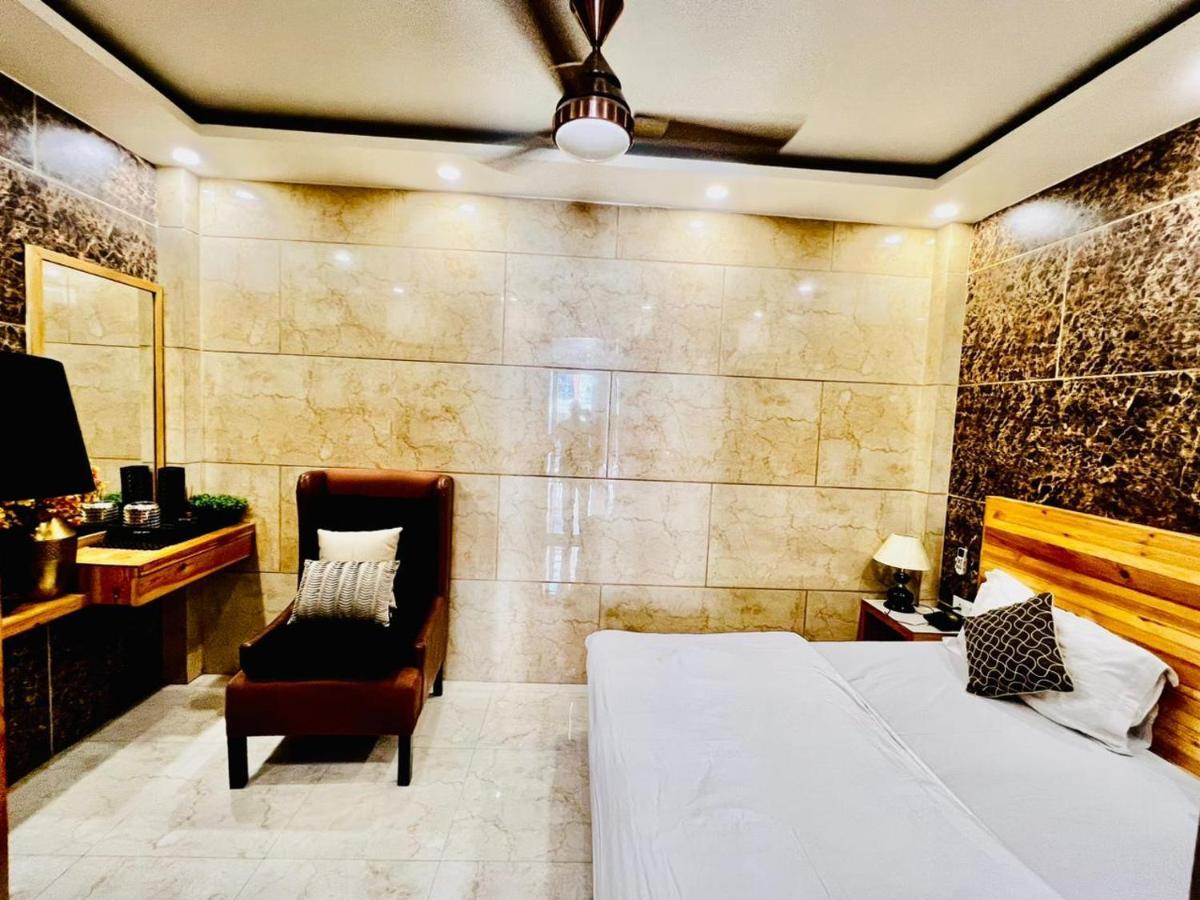 Divine Studios Rajouri Garden New Delhi Exterior foto