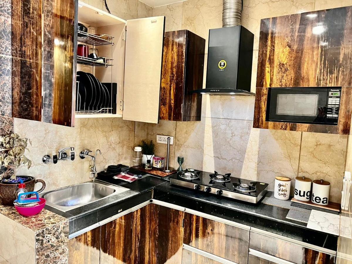 Divine Studios Rajouri Garden New Delhi Exterior foto